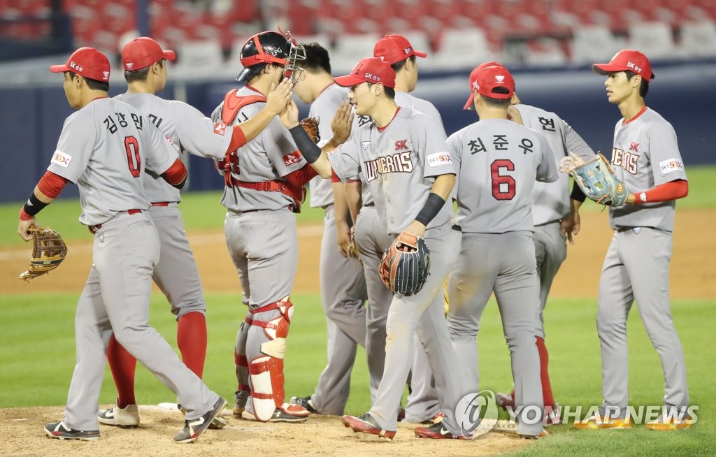 SK Wyverns players celebrate win SK Wyverns players celebrate win