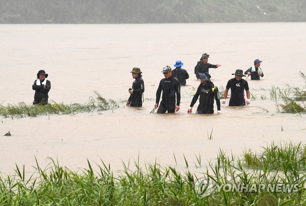 Search for victims Search for victims