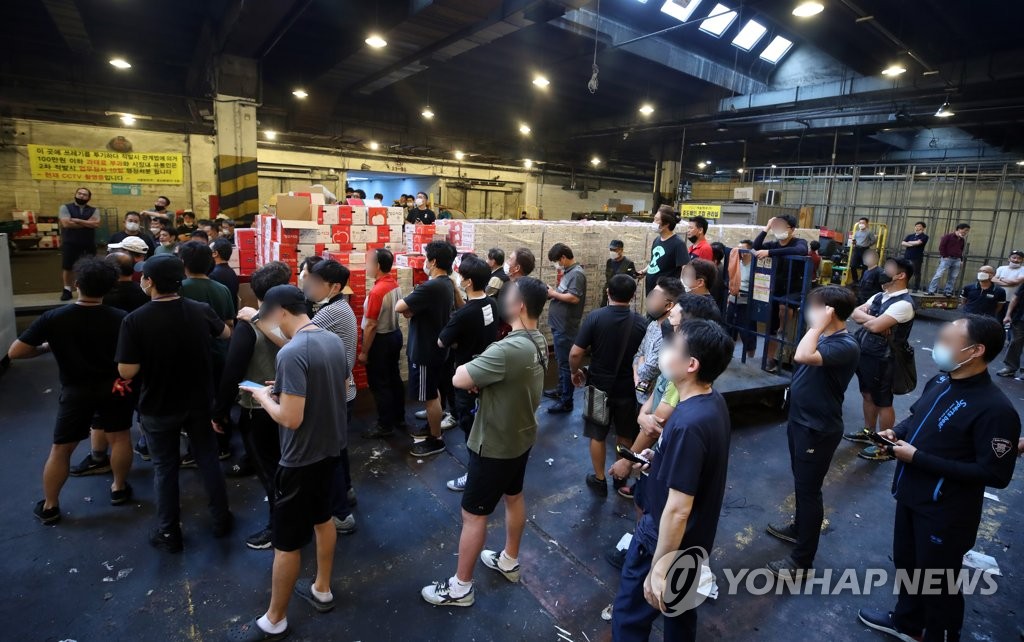추석 앞둔 가락동농수산물도매시장 '분주'