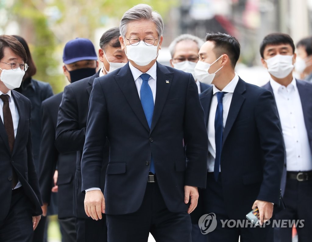 파기환송심 선고공판 출석하는 이재명 경기지사