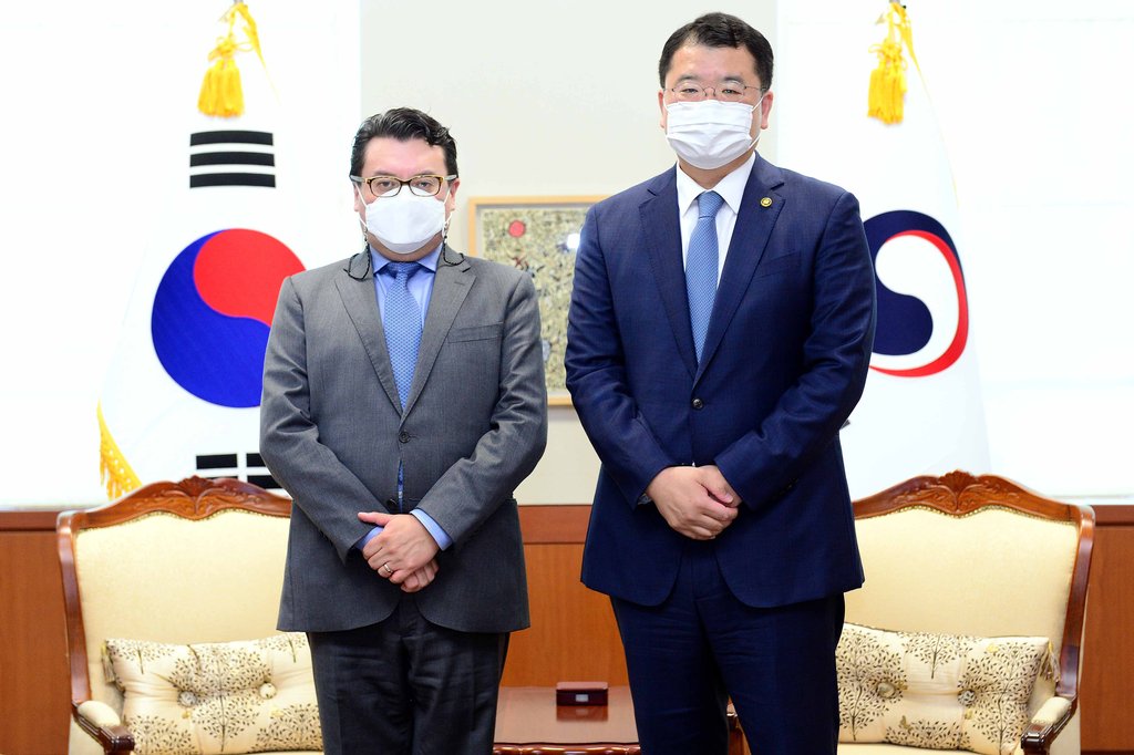 Vice FM meets Colombian amb. Vice FM meets Colombian amb.