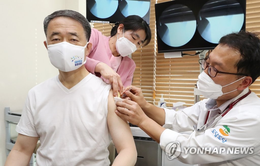 박능후 장관 "전문가 판단 믿고 독감 접종하세요"
