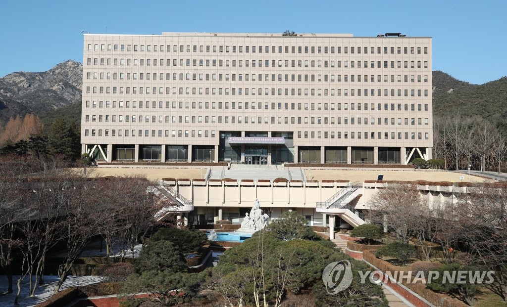 윤석열 총장 징계위원회 D-1, 고요한 법무부