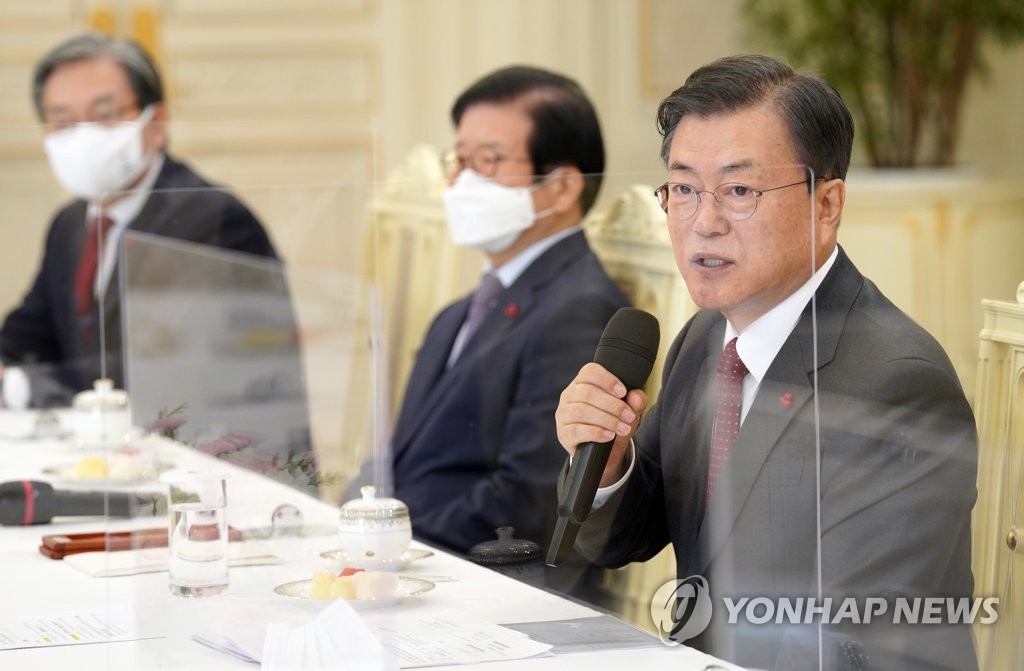 발언하는 문 대통령