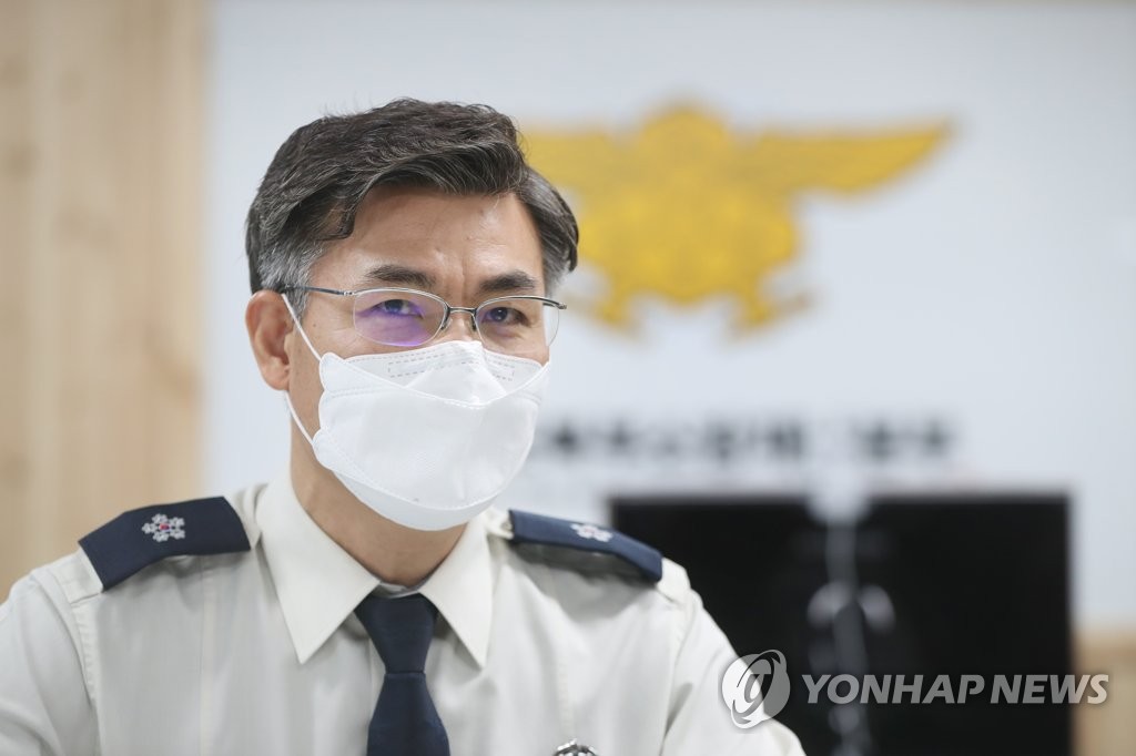 인터뷰하는 임원섭 경기도북부소방재난본부장
