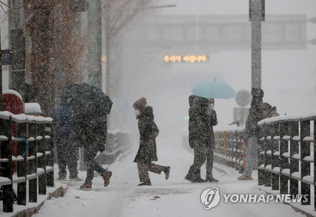 광주 도심에 내리는 눈 (2021년 1월 7일)