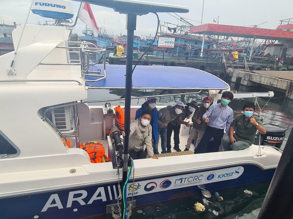 인도네시아 추락기 수색 나선 한국 지원 해양연구선 아라호