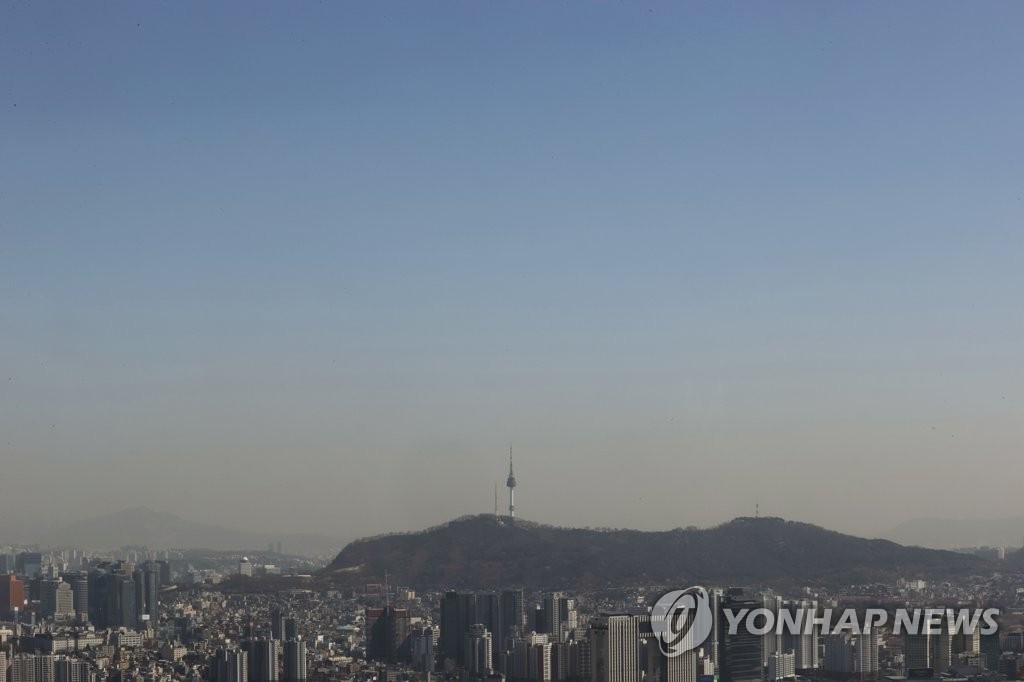 미세먼지에 갇힌 서울 도심