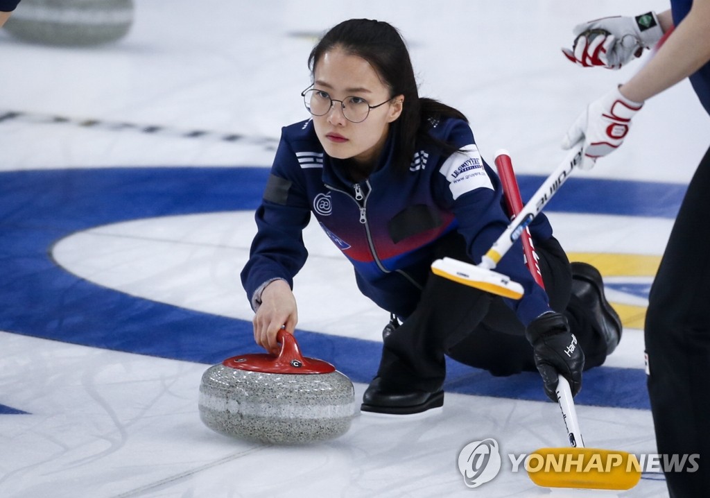 컬링 세계선수권대회서 7-1로 중국 완파한 '팀 킴'