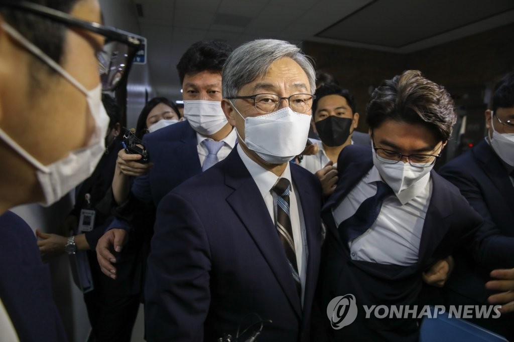 국회 출석한 최재형, 대선 첫 입장 표명 "조만간 밝힐 것"