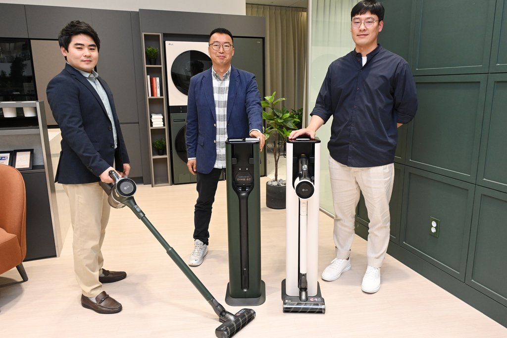 LG 코드제로 무선청소기, '올인원타워' 거치대가 대세