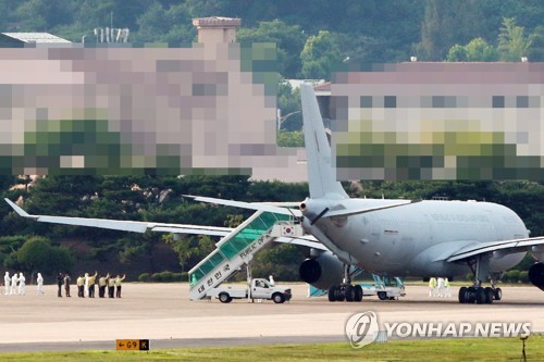 코로나19 '집단감염' 청해부대 34진 귀국