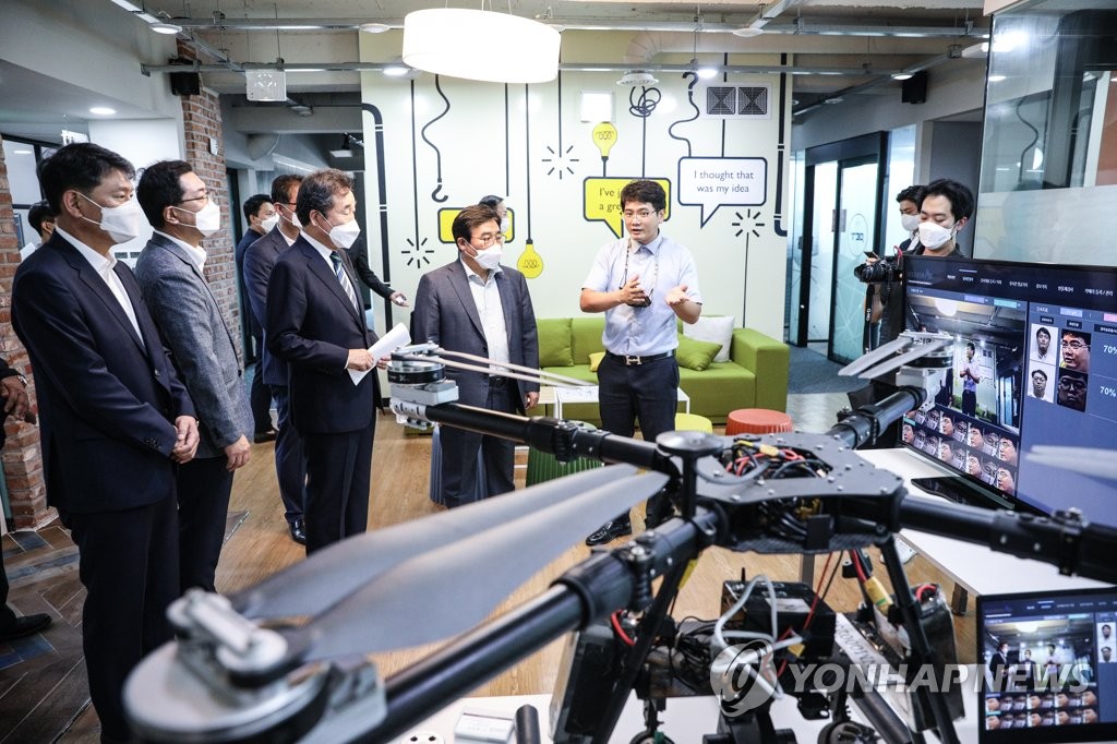 광주 AI 창업캠프 방문한 민주당 이낙연 대선 예비후보