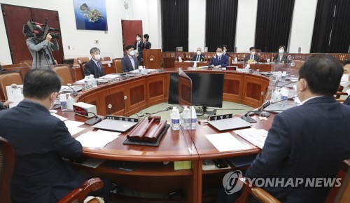 정보위 전체회의 출석한 박지원 국가정보원장