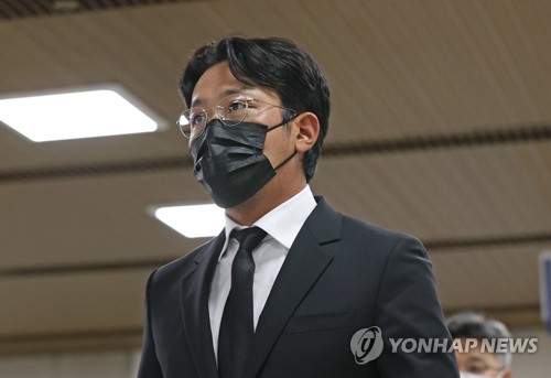 선고공판 출석하는 하정우