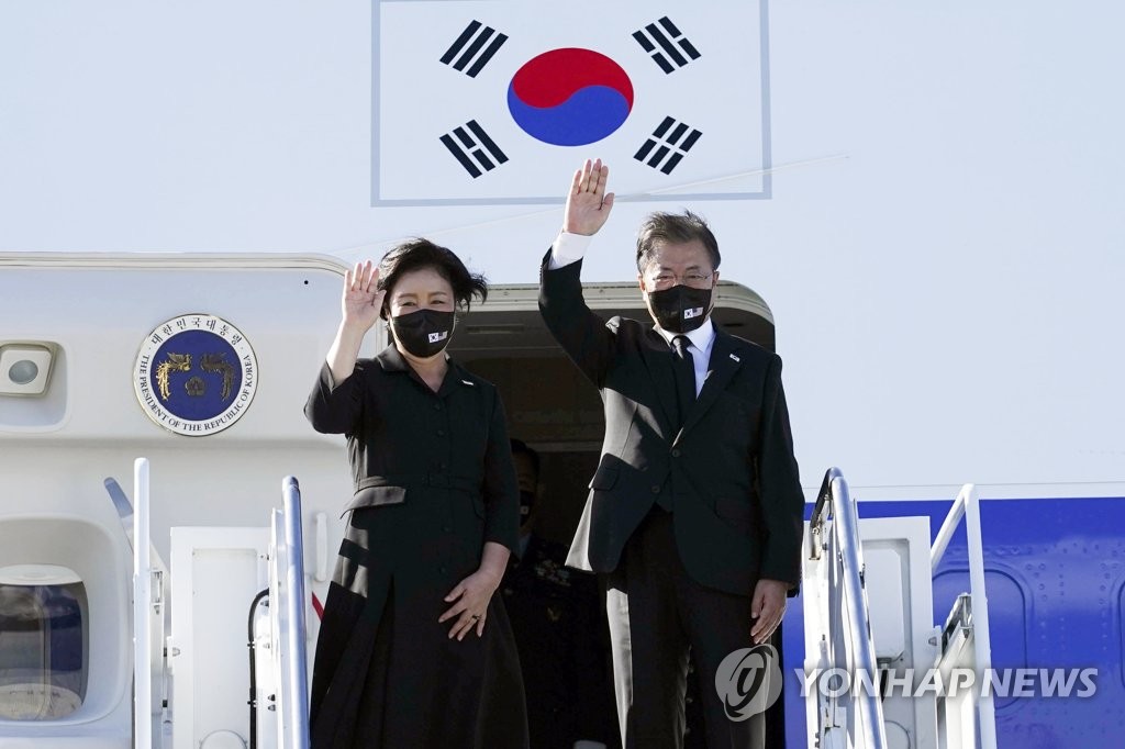 大統領夫妻が帰国の途へ 大統領夫妻が帰国の途へ