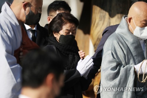 동화사서 열린 전두환 삼우제
