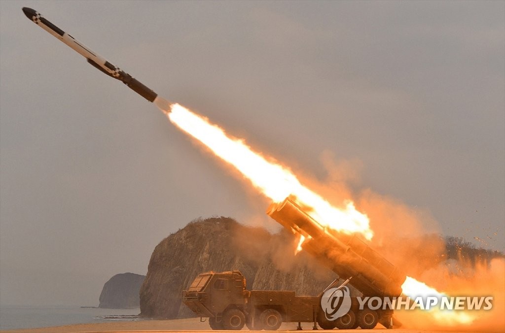 북한 순항미사일 발사 장면
