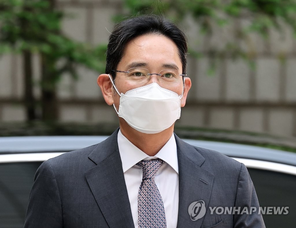 법정 향하는 이재용 삼성전자 부회장