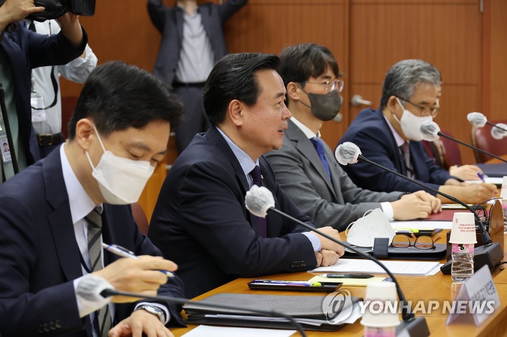 국민의힘 '서해피격' TF와 간담회 하는 조현동 1차관