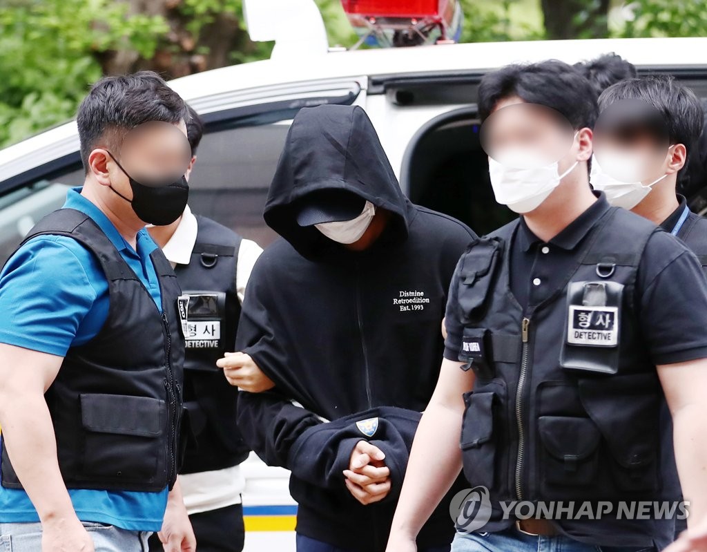 '인하대생 성폭행·추락사' 가해 혐의 남학생 영장심사