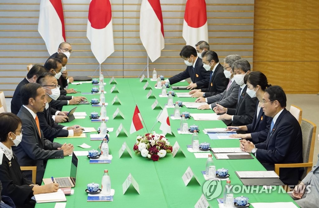 기시다 일본 총리와 조코 위도도 인도네시아 대통령 도쿄서 정상회담