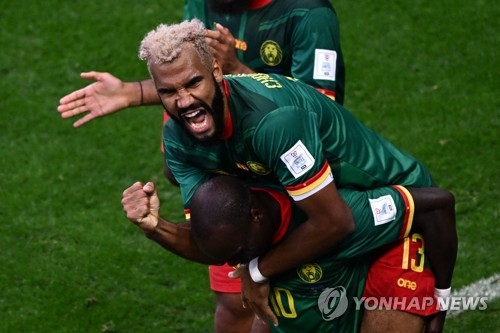 동점골 만들고 기뻐하는 추포모팅