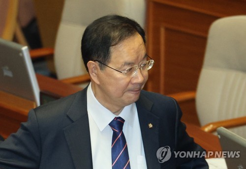 본회의 참석한 하영제 의원