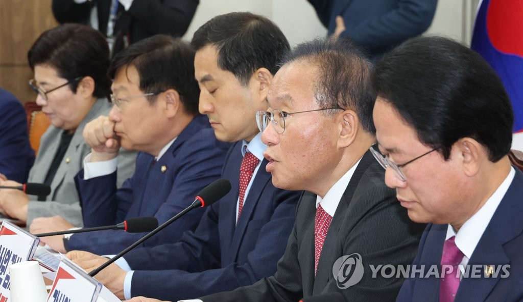 발언하는 윤재옥 원내대표