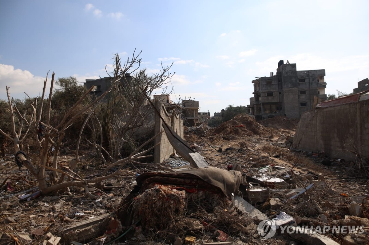 이스라엘군 공격으로 초토화된 가자지구 난민촌