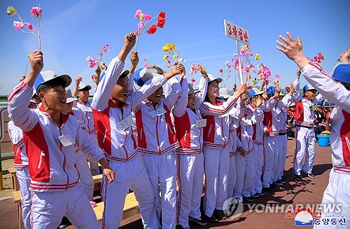 북한 각지서 기념하는 근로자의 날 '5.1절' 134주년