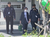 La suegra de Yoon es puesta en libertad provisional
