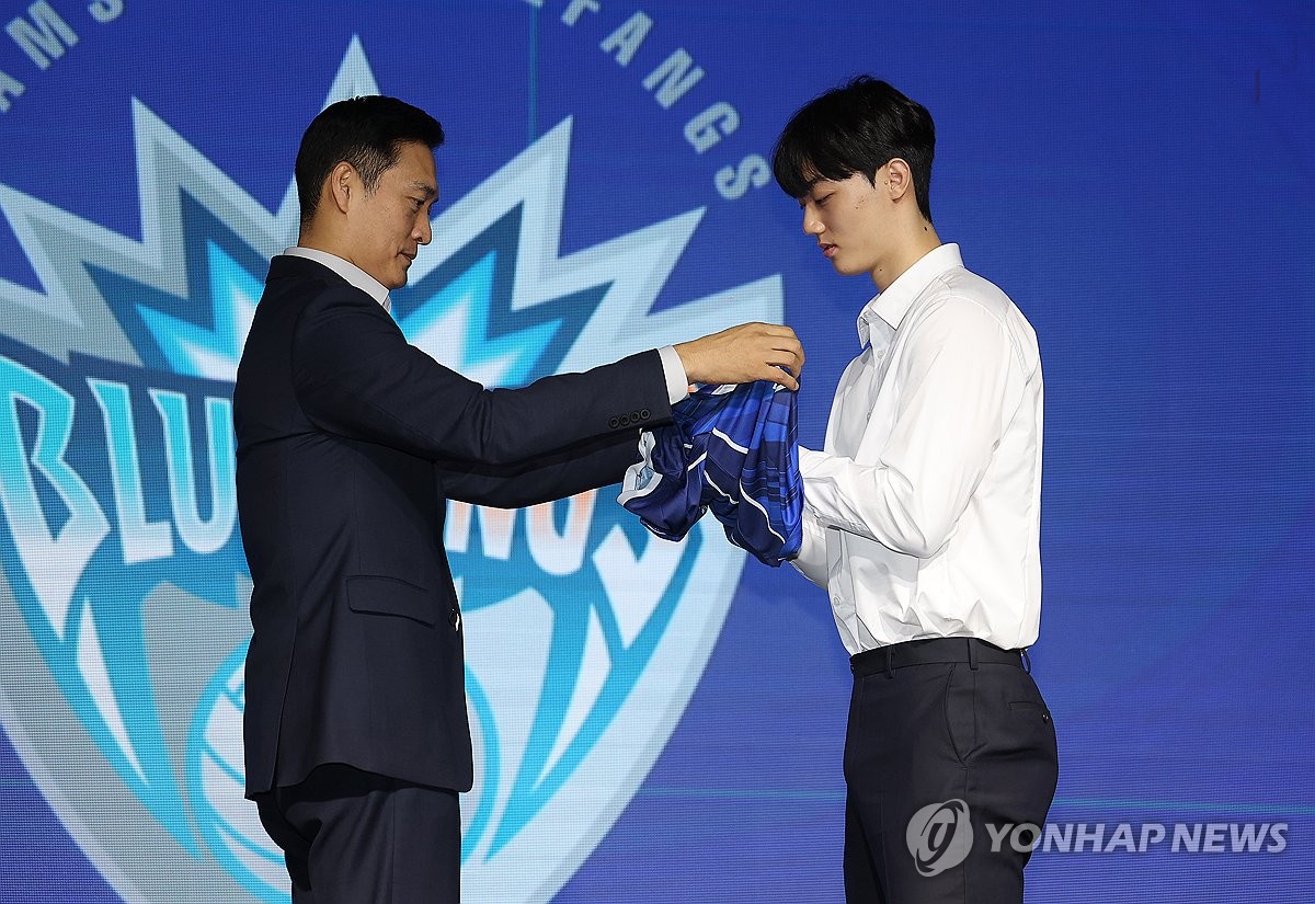 삼성화재 유니폼 입는 이우진