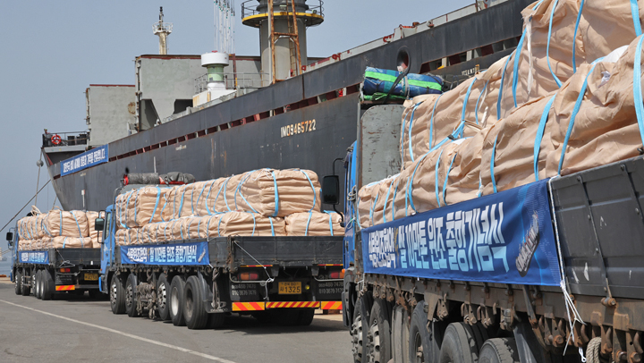 '해외 원조 앞둔 쌀 10만톤'…농식품부, 식량원조 규모 두배로