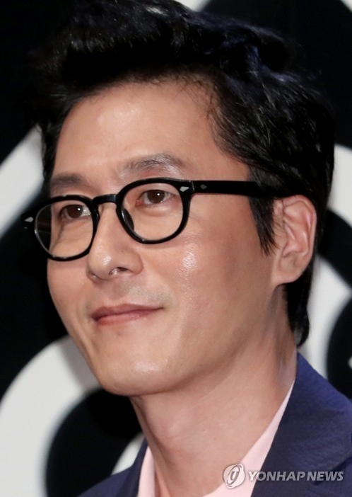 وفاة الممثل الشهير كيم جو هيوك في حادث سيارة - 1