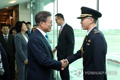 الرئيس مون: القوات الأمريكية في كوريا ستبقى حتى بعد نزع الأسلحة النووية