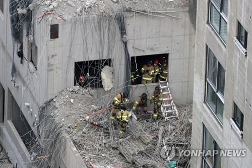 استئناف عمليات الإنقاذ لليوم الرابع في موقع انهيار مبنى كوانغجو - 1