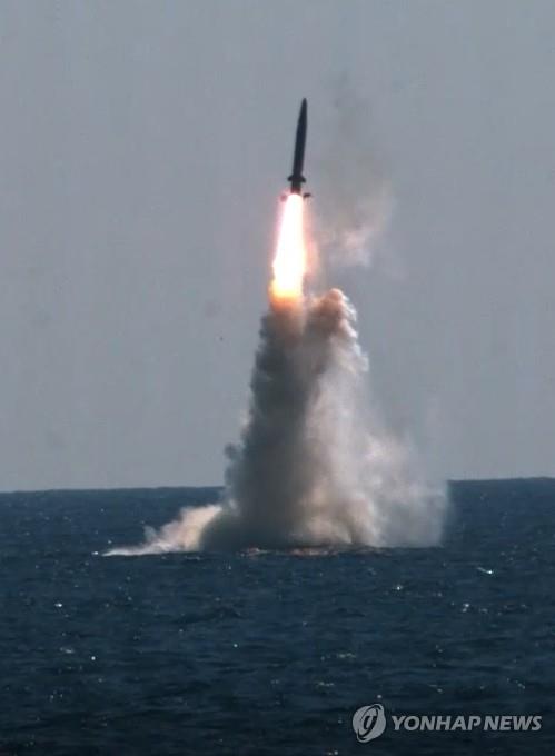 مصادر حكومية: كوريا الجنوبية اختبرت بنجاح إطلاق صاروخين باليستيين من غواصة في وقت سابق من هذا الأسبوع