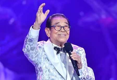وفاة مقدم برنامج " مسابقة الغناء الشعبية " سونغ هيه عن عمر يناهز 95 عاما - 1