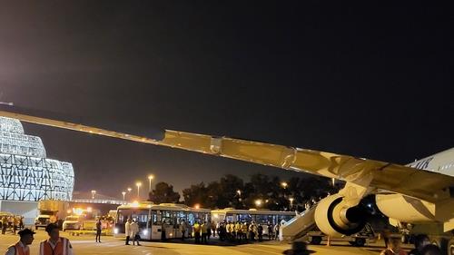 ركاب وطاقم طائرة كوريان إير يصلون كوريا بأمان بعد هبوط طائرتهم الأصلية اضطراريا في أذربيجان