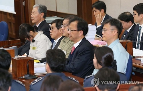 The first formal hearing on a massive influence-peddling scandal that has led to President Park Geun-hye's impeachment is held at a Seoul court on Jan. 5, 2017. (pool photo) (Yonhap)