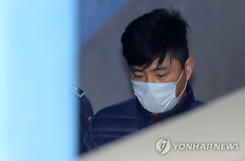 Court approves arrest of associate of ex-President Park's friend - 1