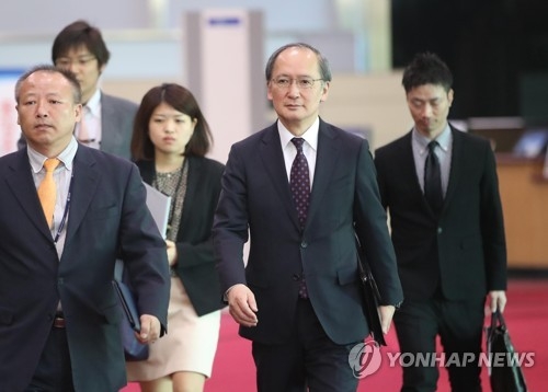 Vice unification minister meets with Japan's top envoy over N.K. issue
