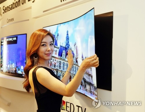 LG's premium OLED TV on display (Yonhap)