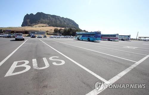 China's travel ban squeezing tourism, retail industries on Jeju