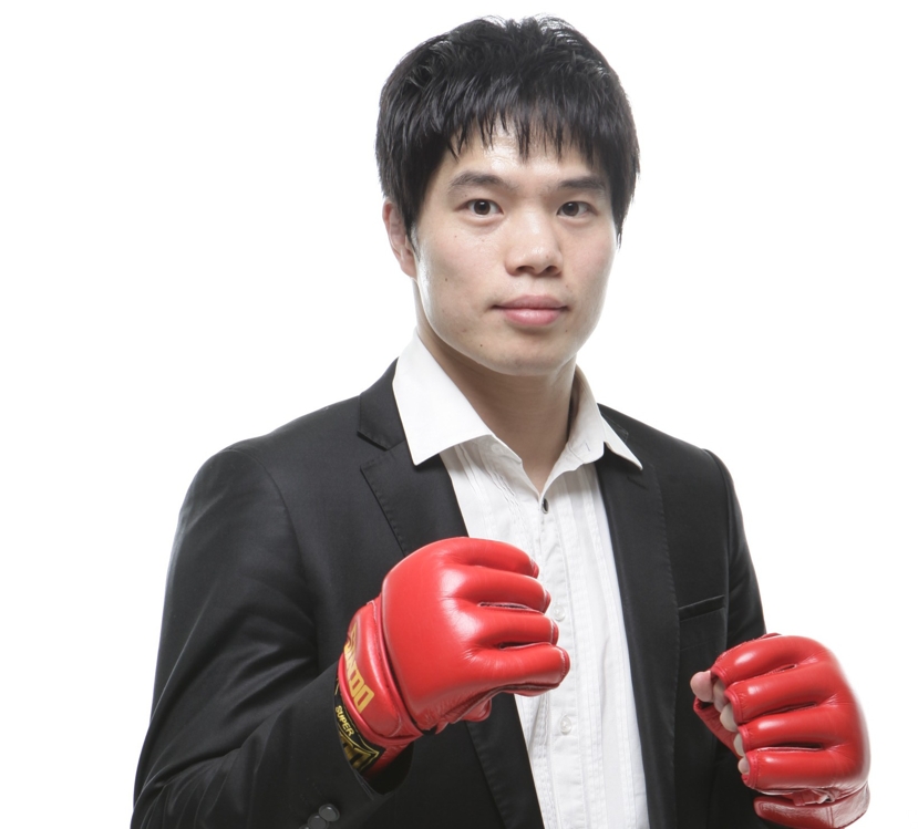This undated photo provided by South Korean MMA promotion Road FC shows its new CEO Kim Dae-hwan with fighting gloves. (Yonhap)