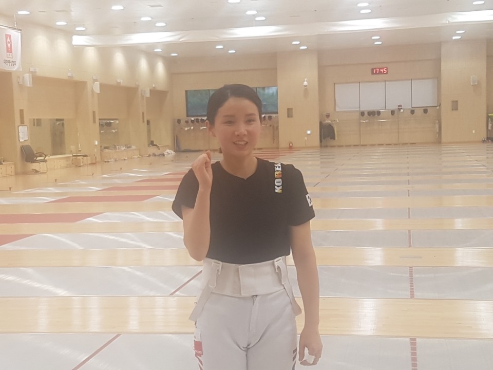South Korean fencer Nam Hyun-hee poses for a photo after training for the 2018 Asian Games at the National Training Center in Jincheon, North Chungcheong Province, on July 10, 2018. (Yonhap)