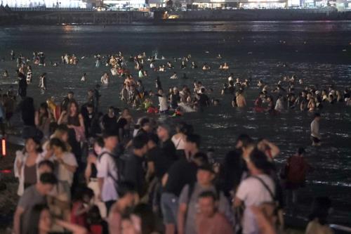 Seoul has tropical night for 19th day in a row amid heat wave