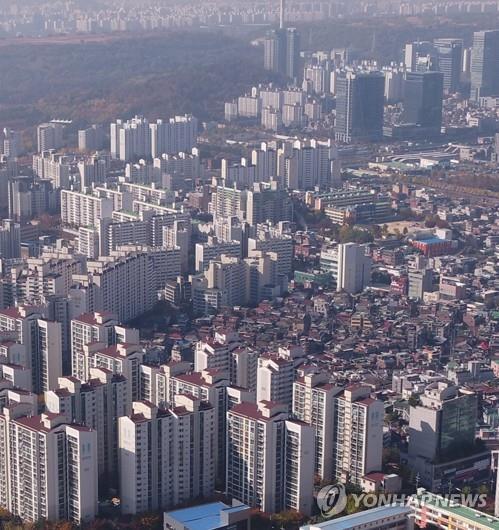 This undated file photo shows apartment buildings in Seoul. (Yonhap)