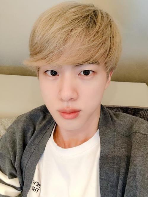 This selfie of BTS member Jin, posted at the start of their trip to the United States on April 10, 2019, is captured from the official BTS Twitter account. (Yonhap)
